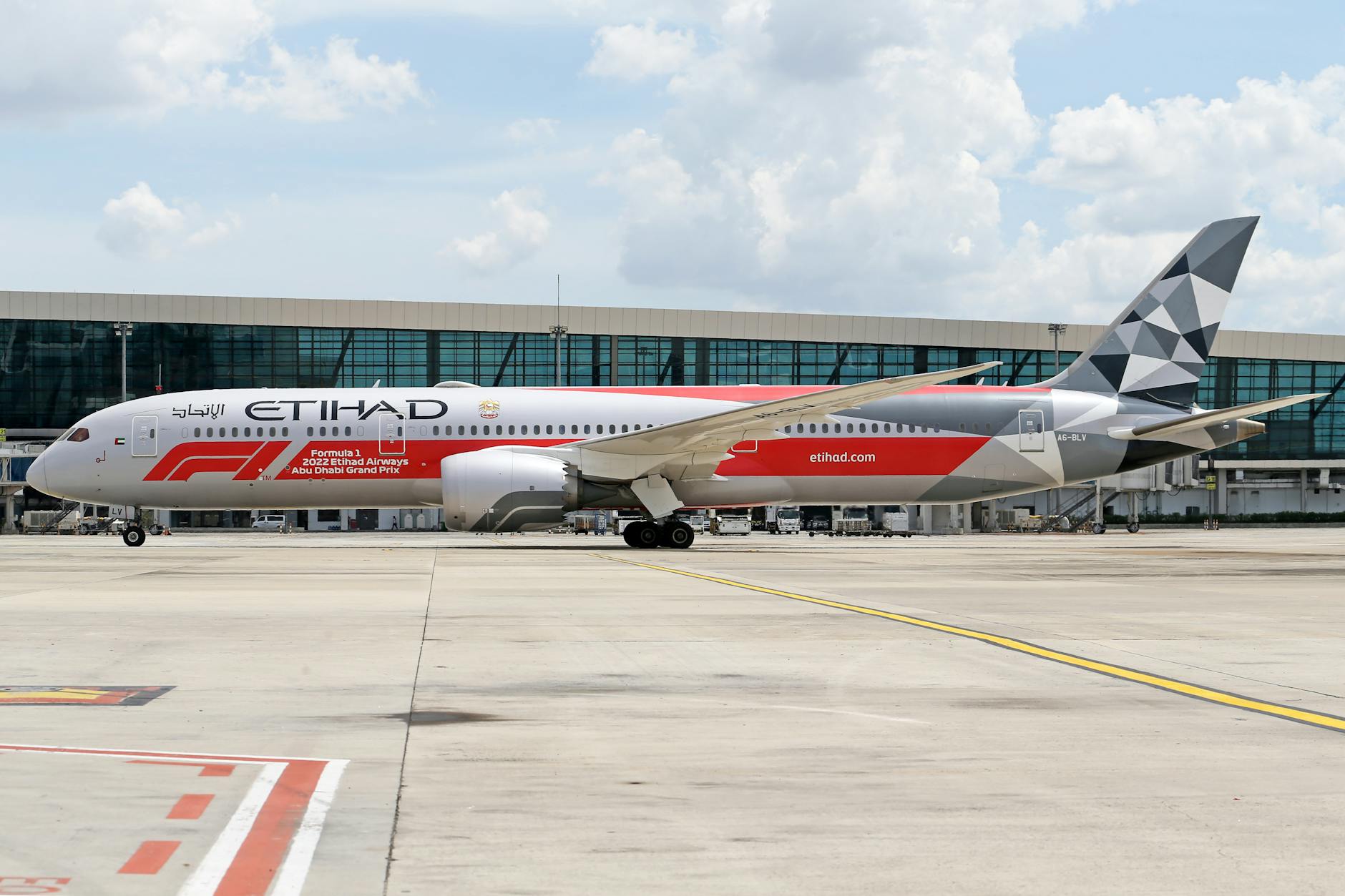 Etihad Airways Boeing 787 in Abu Dhabi Grand Prix livery on the apron